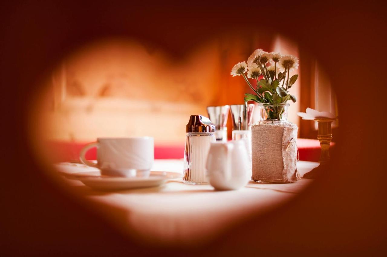 Hirschen Wohlfuehlhotel Schoppernau Bagian luar foto