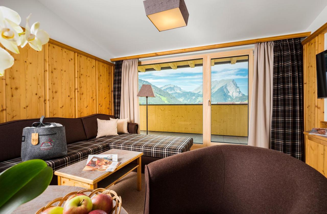 Hirschen Wohlfuehlhotel Schoppernau Bagian luar foto