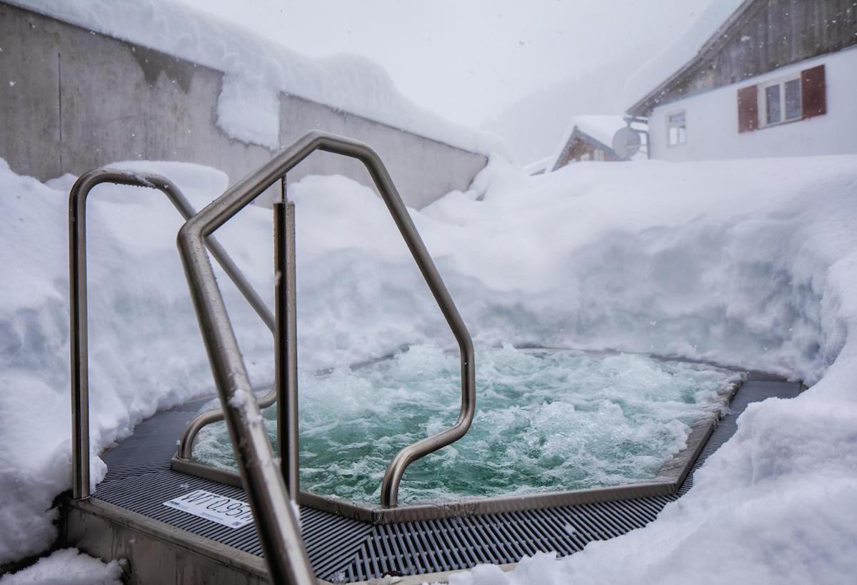 Hirschen Wohlfuehlhotel Schoppernau Bagian luar foto
