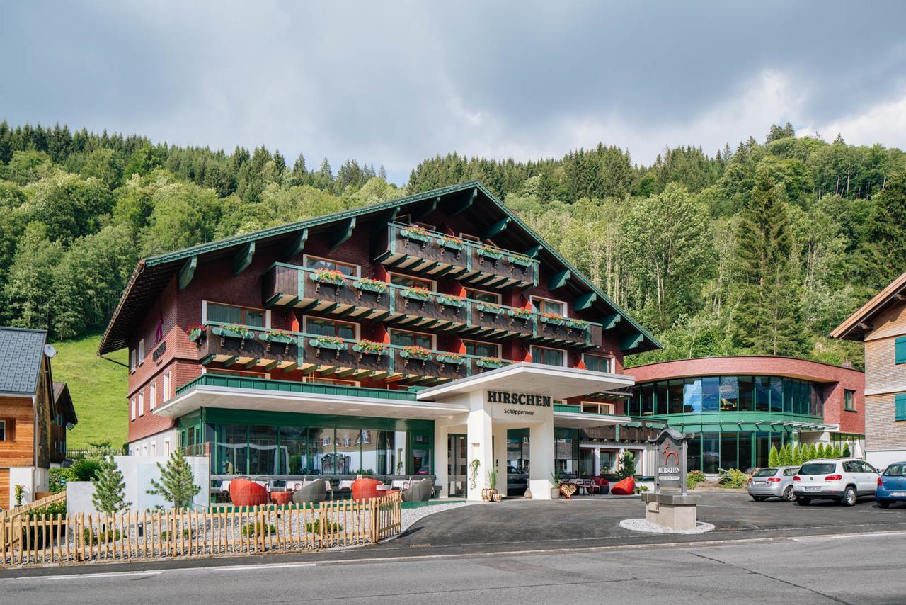 Hirschen Wohlfuehlhotel Schoppernau Bagian luar foto